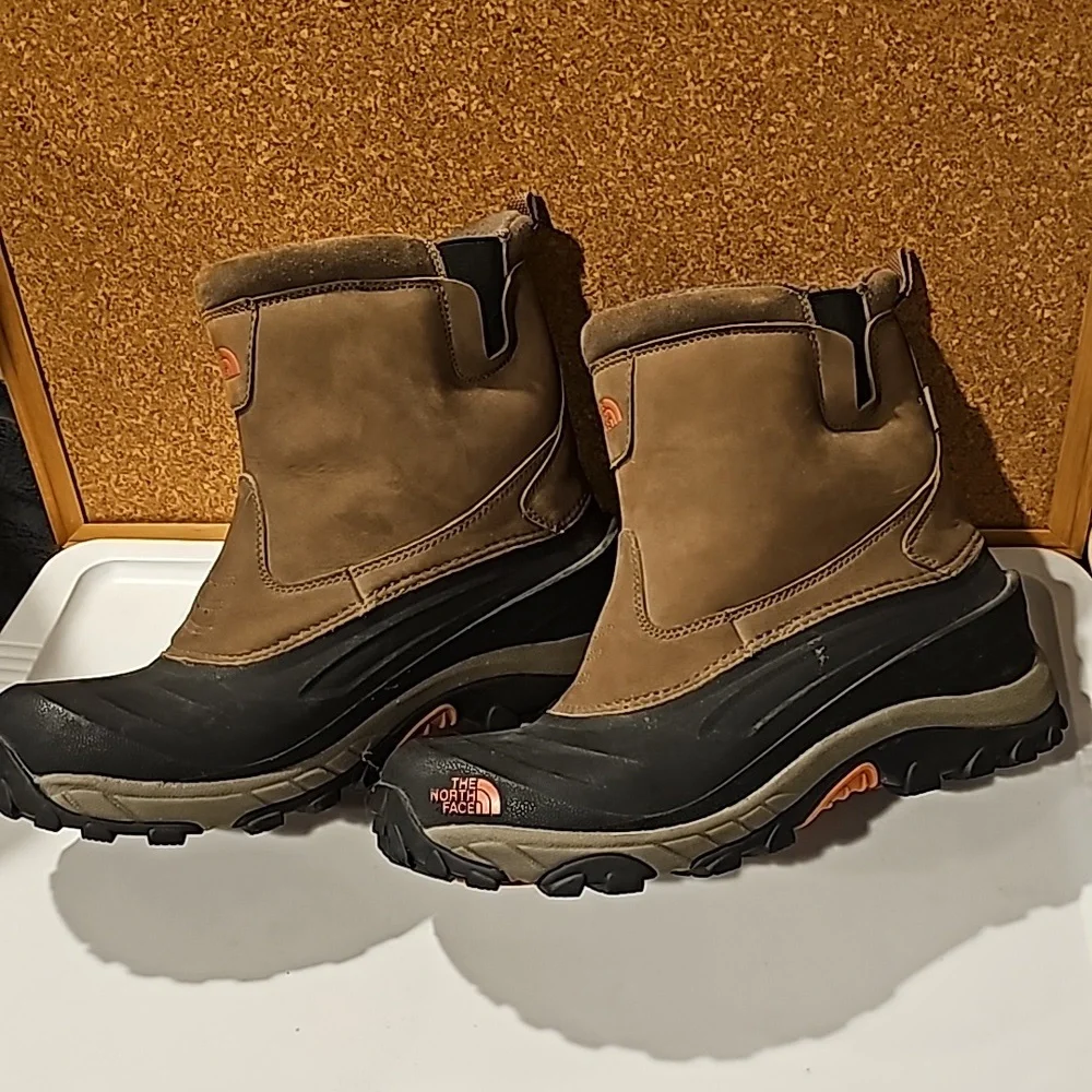 The North Face Boots - Picture 3 of 8